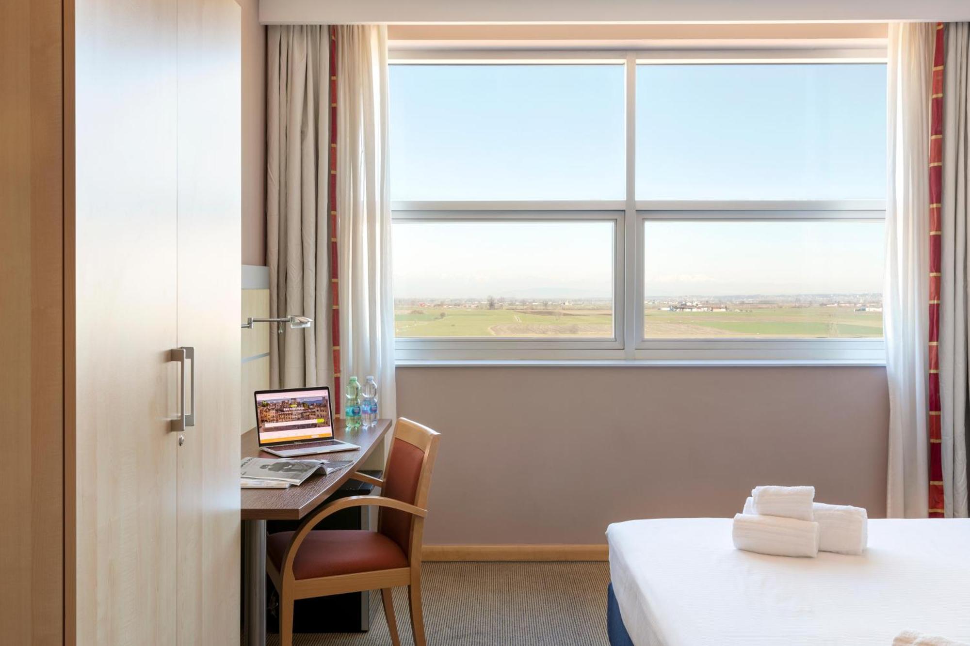 B&B Hotel Cherasco Langhe Εξωτερικό φωτογραφία