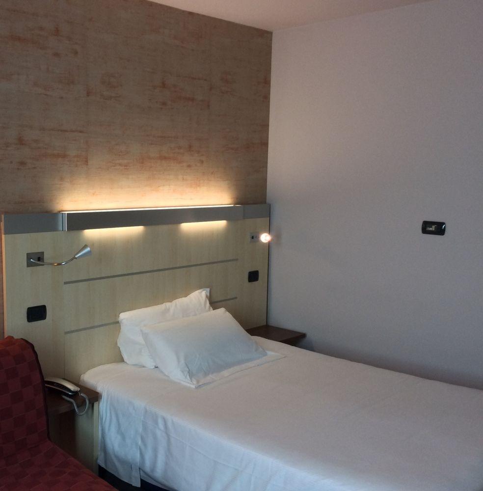 B&B Hotel Cherasco Langhe Εξωτερικό φωτογραφία